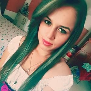 Meet your Posher, Maria elena